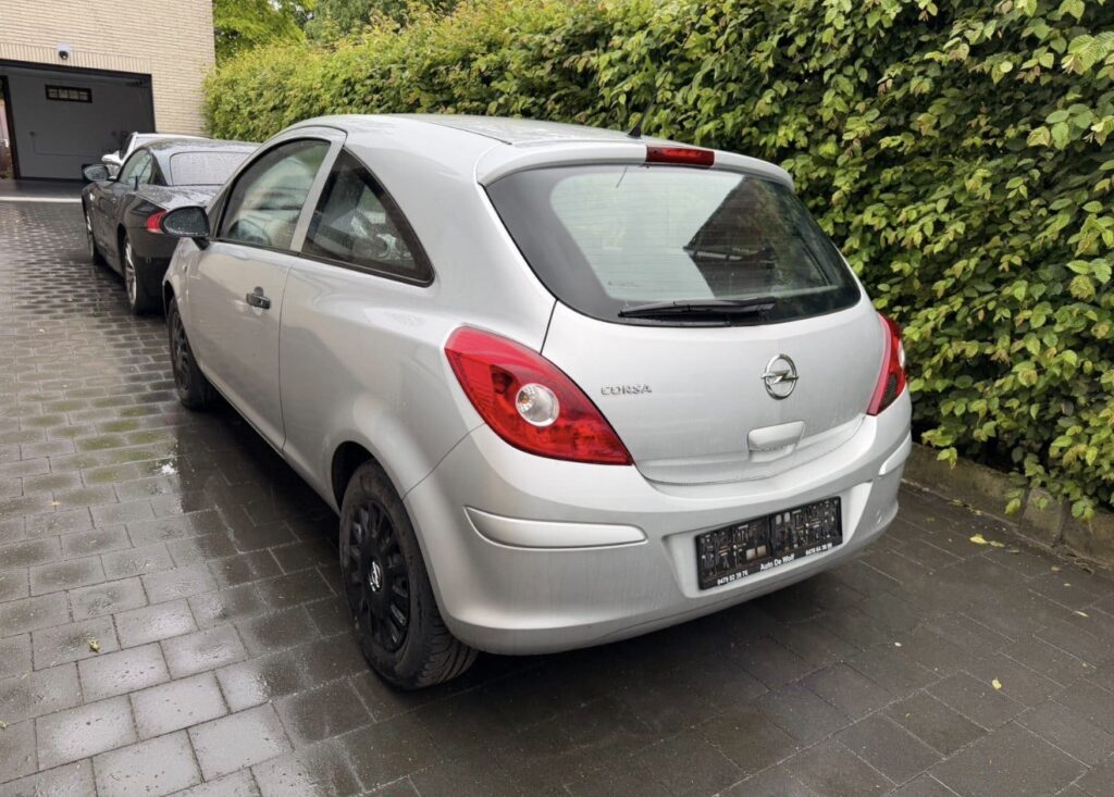 Opel Corsa 2013 1.2 benzine 185.000 km meeneemprijs!
