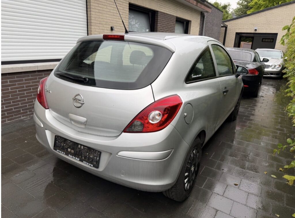 Opel Corsa 2013 1.2 benzine 185.000 km meeneemprijs!