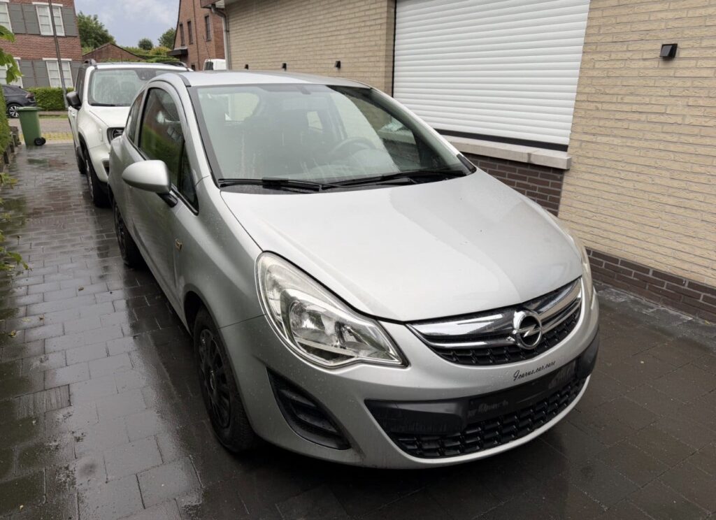 Opel Corsa 2013 1.2 benzine 185.000 km meeneemprijs!